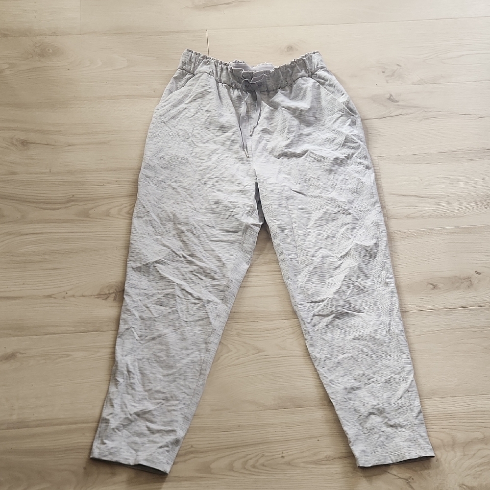 Lululemon Athletica Light Gray Ankle Pants